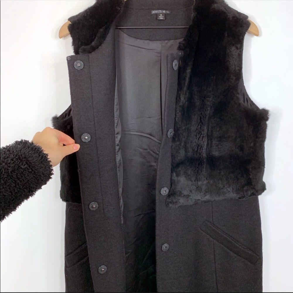 Women's Black Sleeveless Coat - Picture 2 of 8